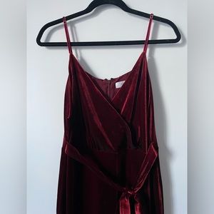 ♥️ NEW WITH TAGS: Perfect Holiday Red Velvet Dress!! ♥️